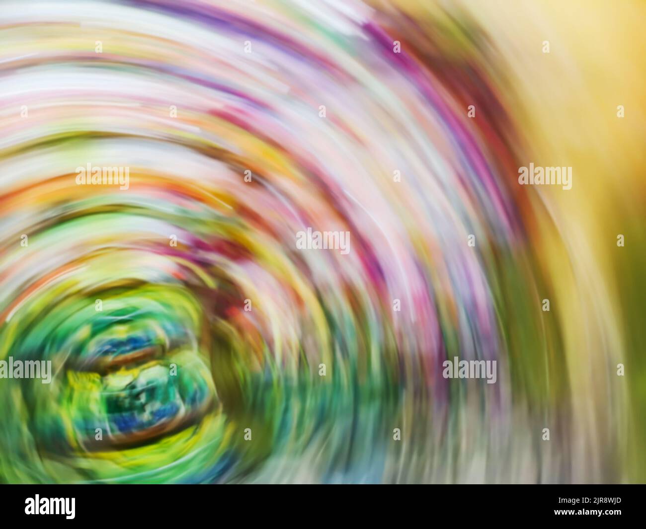 Bokeh sfondo di semi imballando in deposito. Consente di scegliere i semi impaccati sullo sfondo sfocato del punto vendita. Foto Stock