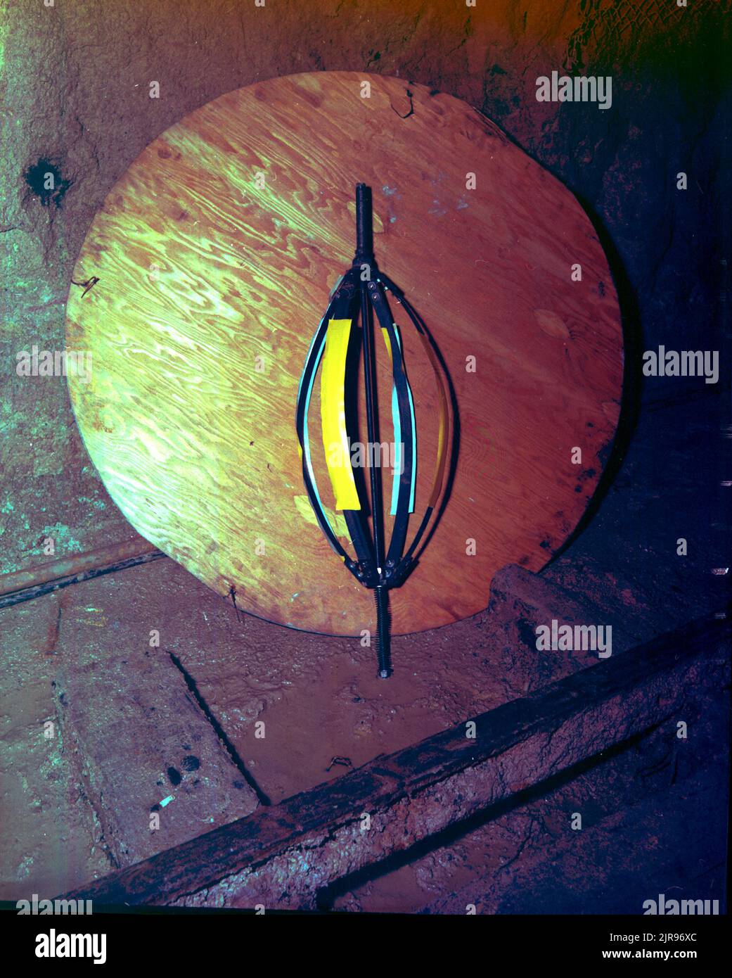 A730136 U12E DETERGENTE PER TUBI (TAGLIERINA) HAP HOWELL (PROJECT ENGINEER) MARZO 26 73 EG&G/NTS PHOTO LAB DATA DI PUBBLICAZIONE: 3/26/1973 DETERGENTE; TAGLIERINE; EDGERTON, GERMESHAUSEN & GRIER; EG&G; NEVADA; NEVADA TEST SITE; NTS; TECNOLOGIA DELL'ENERGIA NUCLEARE; ESPLOSIONI NUCLEARI; PROVE NUCLEARI; PROVE NUCLEARI; CONDOTTE; SITI DI PROVA; GALLERIE; UGT; PROVE SOTTERRANEE; IMMAGINI STORICHE DEL PULITORE DI TUBI (TAGLIERINA). 1972 - 2012. Dipartimento di energia. Amministrazione nazionale della sicurezza nucleare. Fotografie relative al test delle armi nucleari presso il sito di test del Nevada. Foto Stock