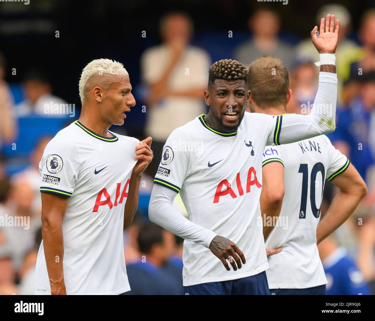 14 ago 2022 - Chelsea v Tottenham Hotspur - Premier League - Stamford Bridge Tottenham Hotspur's Richarlison ed Emerson Royal durante la partita della Premier League a Stamford Bridge, Londra. Foto : Mark Pain / Alamy Live News Foto Stock