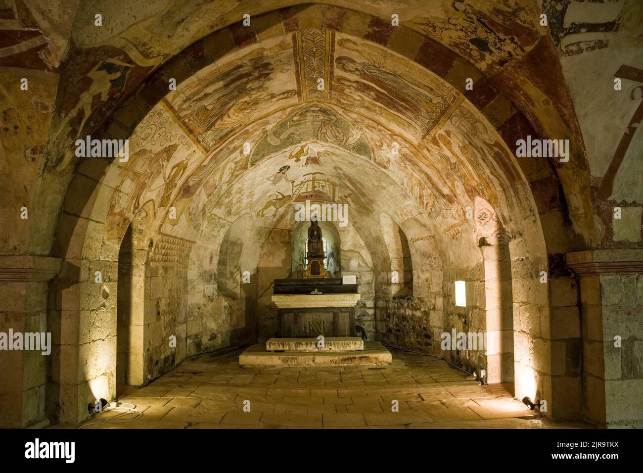 Gargilesse-Dampierre (Francia centrale): Affreschi nella cripta della Chiesa di Saint-Laurent-et-Notre-Dame, edificio registrato come storico nazionale Foto Stock