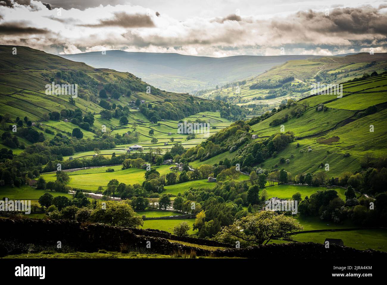 Vista sulle valli dello Yorkshire, Gunnerside, Richmondshire, North Yorkshire, Regno Unito. Foto Stock