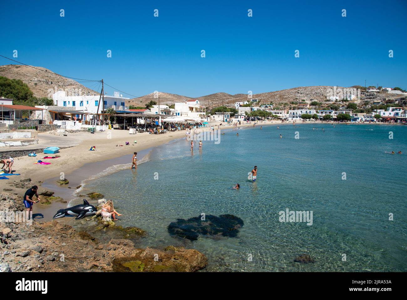 Vista sulla spiaggia di Pserimos, Kalymnos, Dodecanese, Egeo meridionale, Grecia. Foto Stock