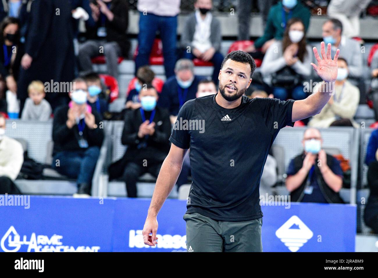 Torneo di tennis Open de Rouen Capfinances: Jo Wilfried Tonga durante la finale maschile del 19 dicembre 2021 Foto Stock