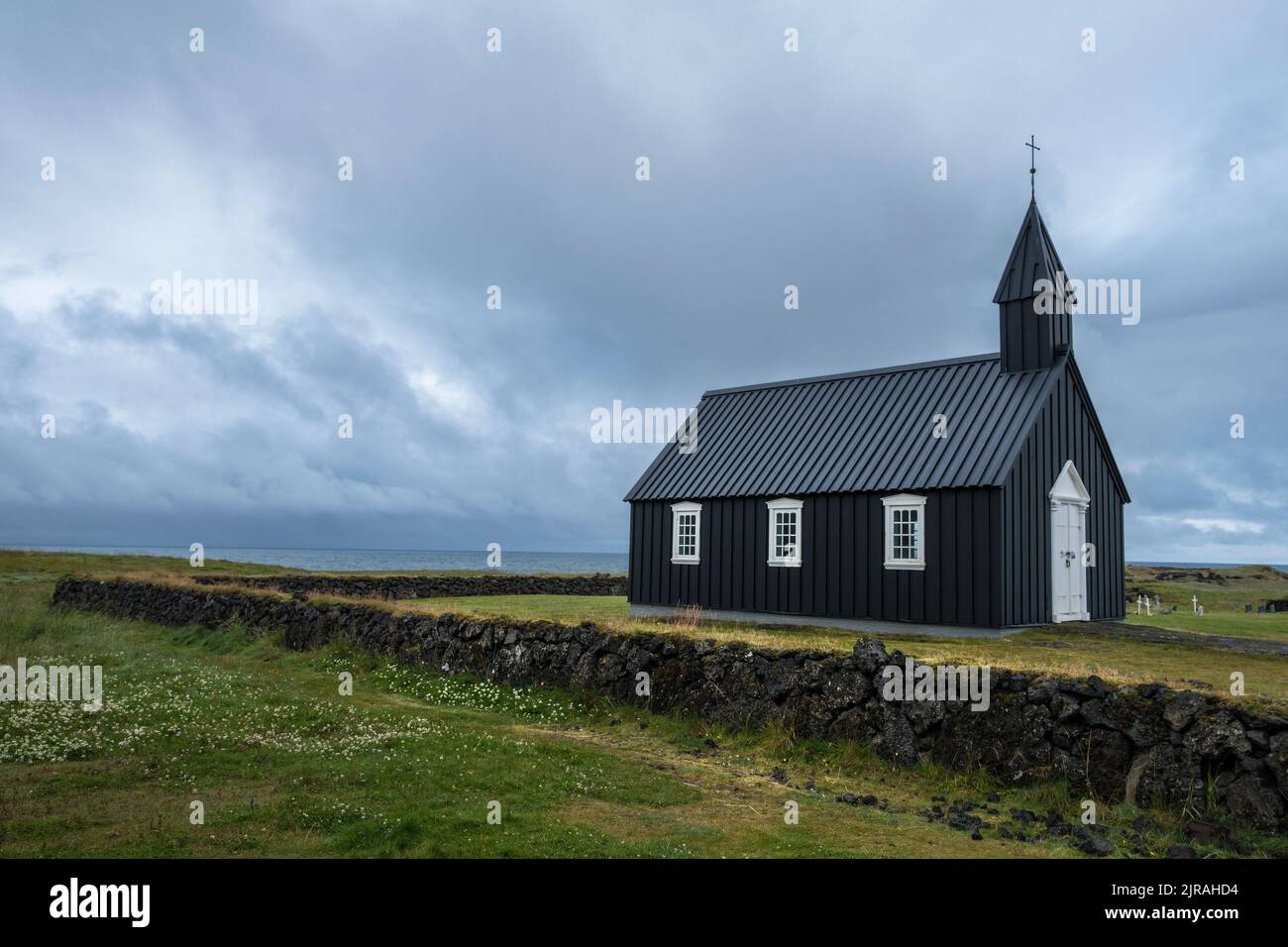 La chiesa nera a Budir, Islanda Foto Stock