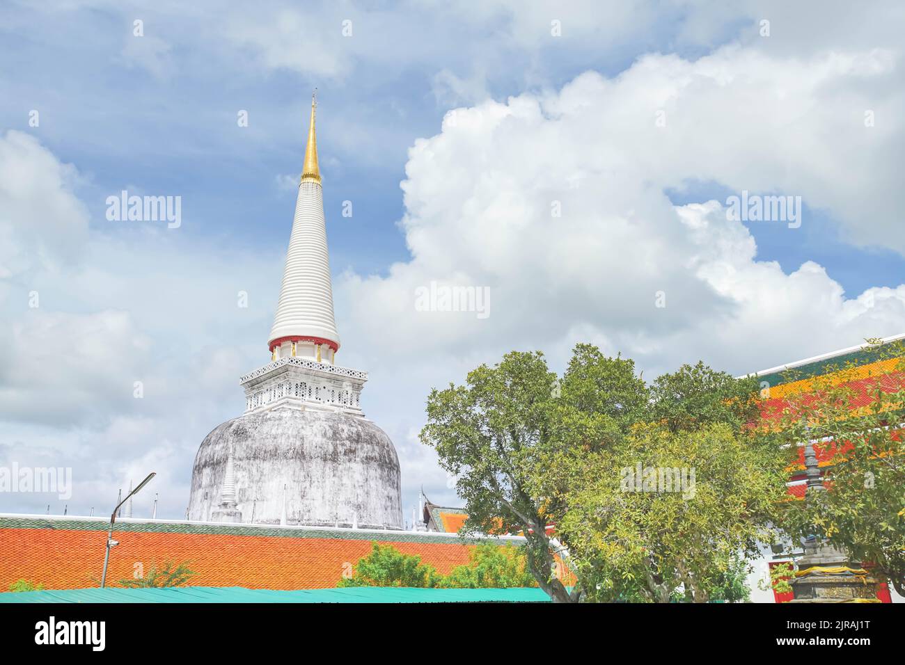 Il Wat Phra Mahathat Woramahawihan è il principale tempio buddista (wat) di Nakhon Si Thammarat provincia nel sud della Thailandia. Foto Stock