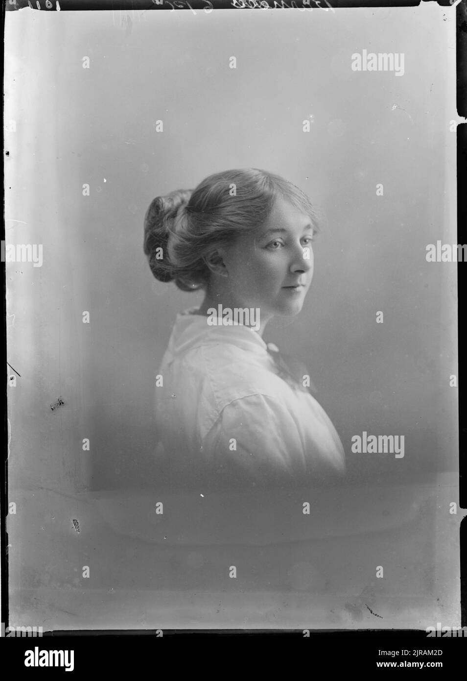 Miss Barnett, 45 Rotherham Terrace, Miramar, 1 novembre 1930, Wellington, Di Cuba Photographic Studio. Foto Stock