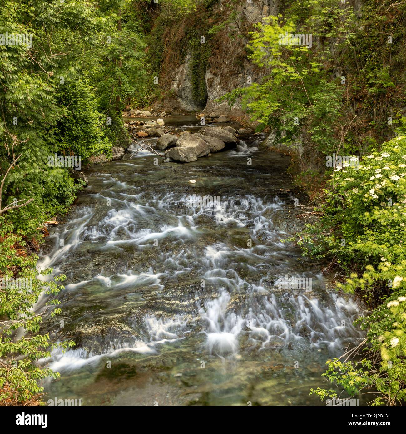 Kalmbach creek, un affluente del fiume Passirio vicino a Saint Martin, la Val Passiria, Alto Adige Foto Stock