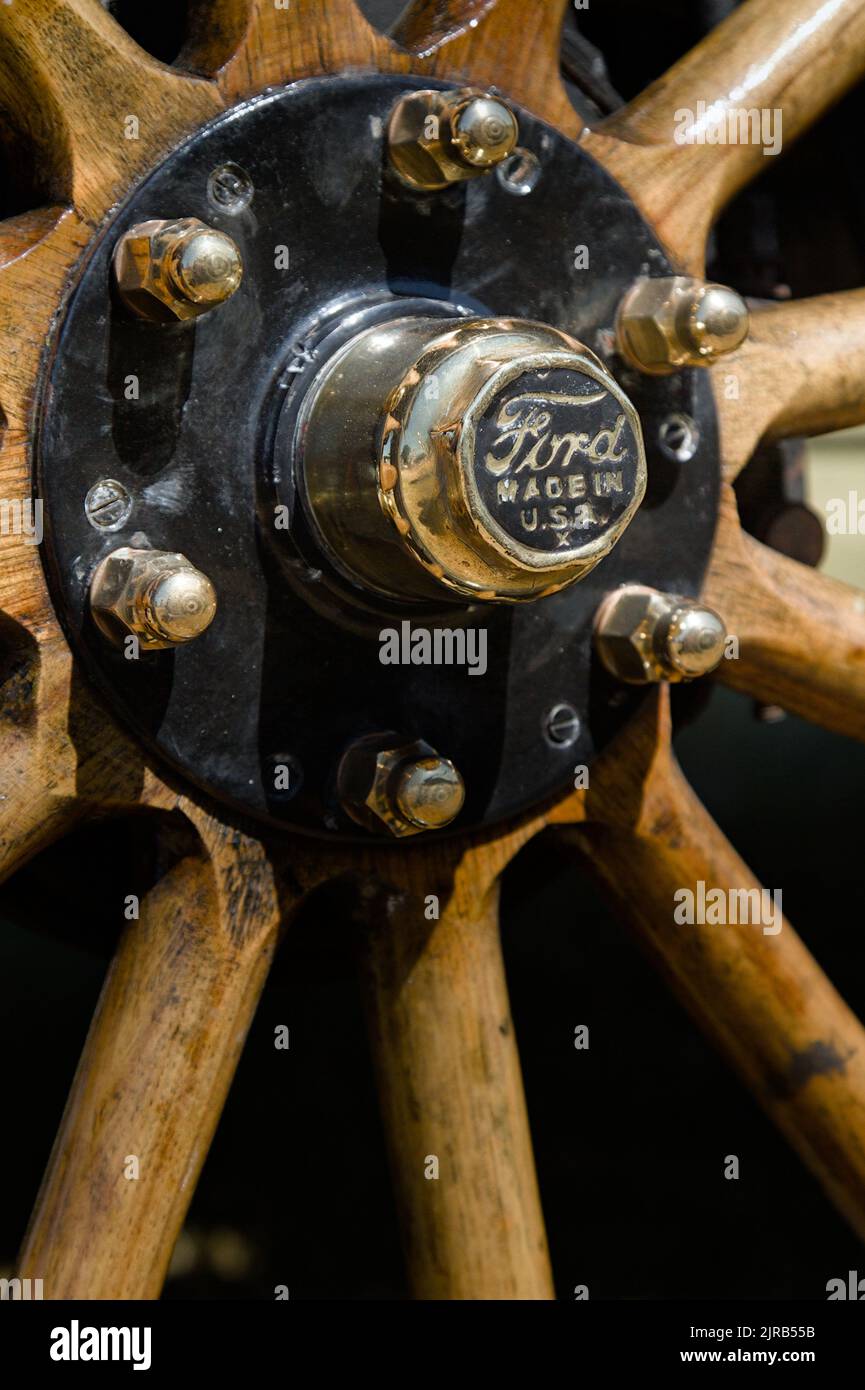 Mozzo di Una ruota di legno di Hickory di Una Ford modello Touring Car 1915, Inghilterra UK Foto Stock