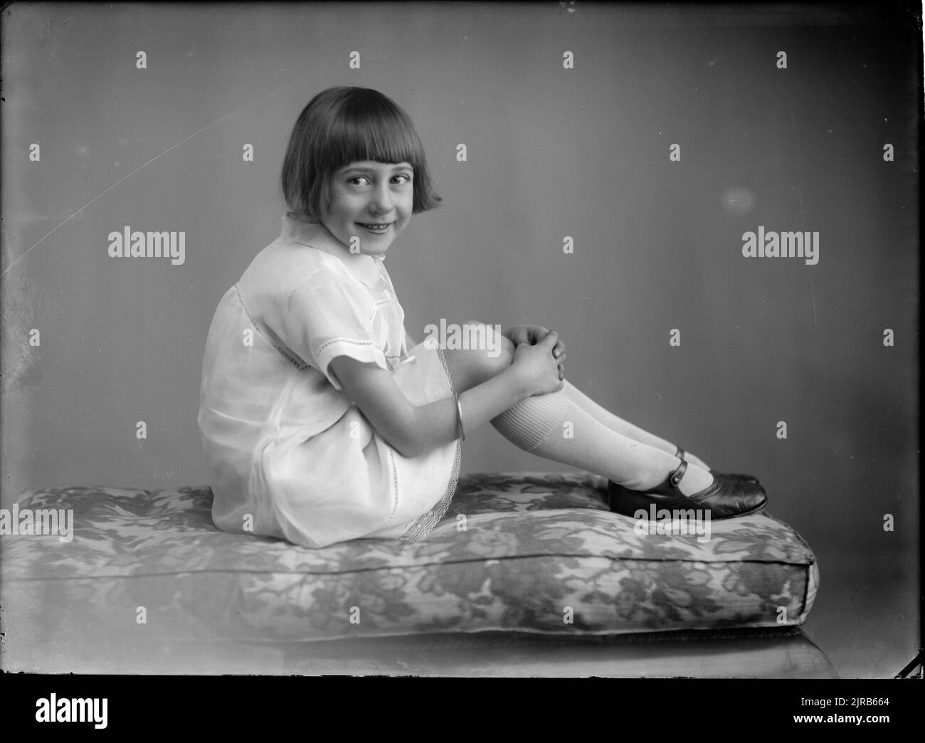 Bambino - Sig.ra B Warren, 11 Marshall St, Karori, 5 settembre 1930, Wellington, Di Cuba Photographic Studio. Foto Stock