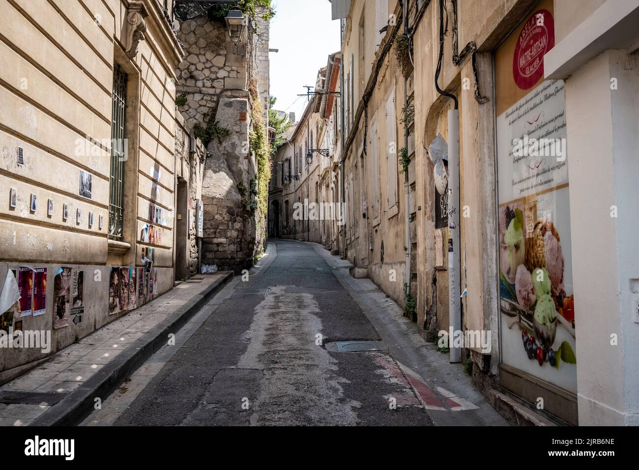 Vie Arles nelle Bocche del Rodano Provenza, Francia Foto Stock