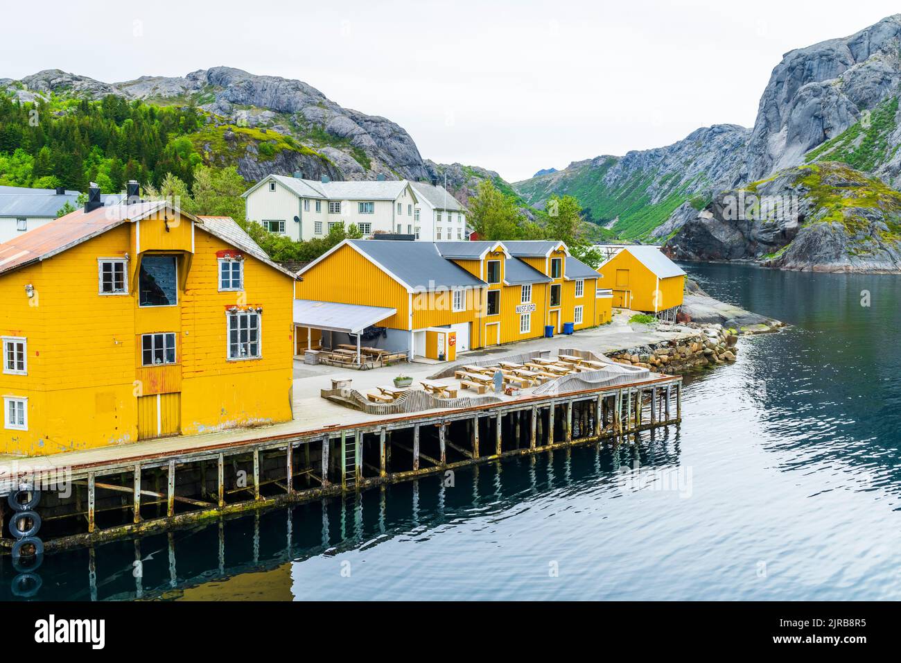 Norvegia, Nordland, Nusfjord, Stilt case lungo Vestfjorden Foto Stock