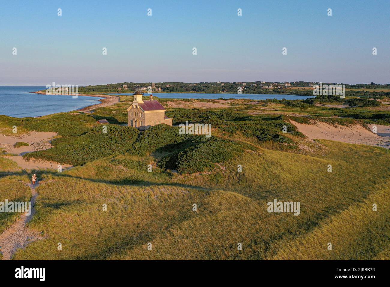 Foto estiva nel tardo pomeriggio del faro del Nord a New Shoreham, Block Island, Rhode Island. Foto Stock