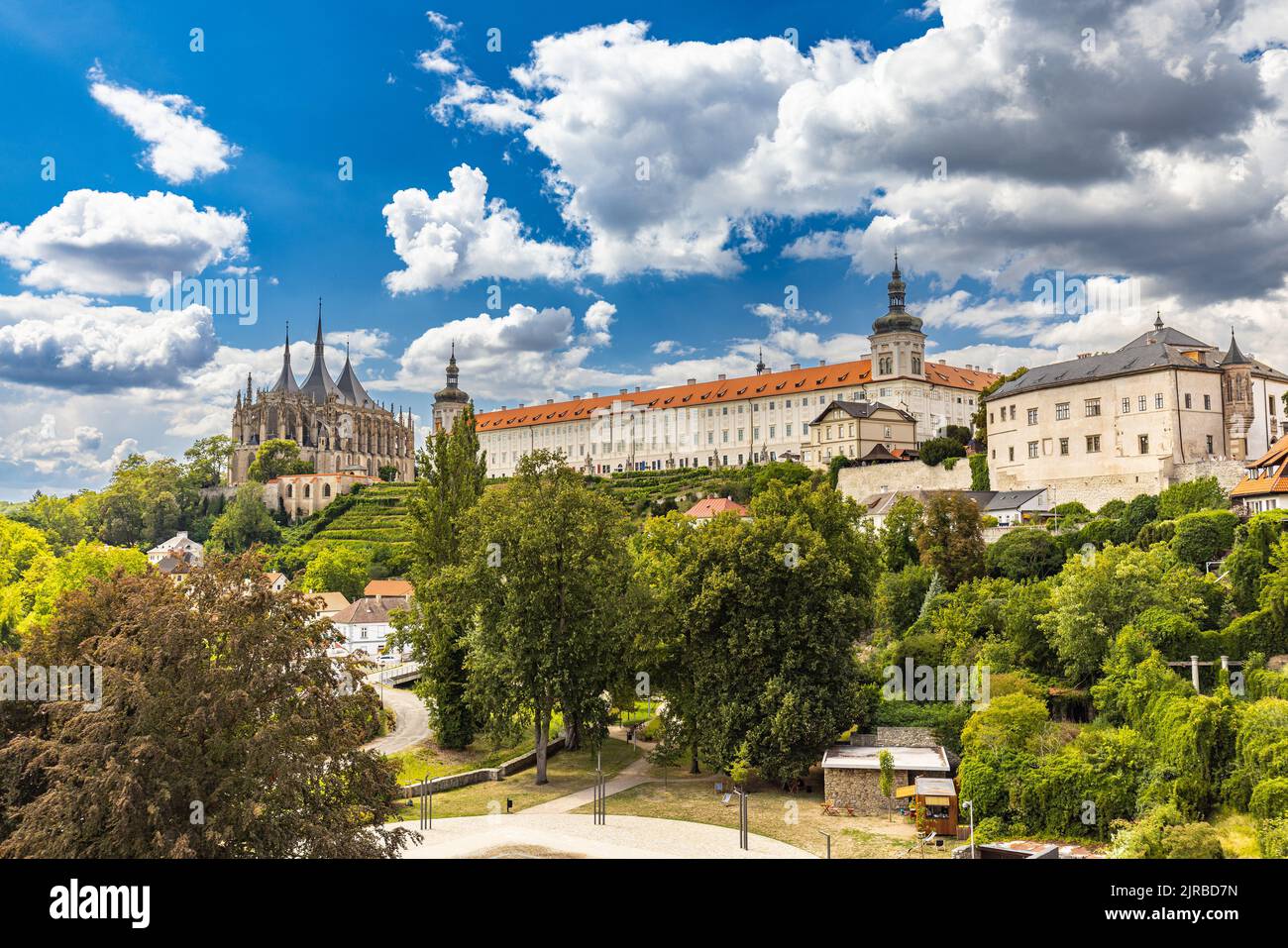Vista di parte del paesaggio urbano da Kutna Hora, Repubblica Ceca Foto Stock