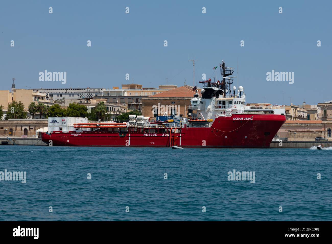 L'Ocean Viking, noleggiato da SOS Mediterranee per condurre attività di ricerca e salvataggio nel Mediterraneo centrale. Foto Stock
