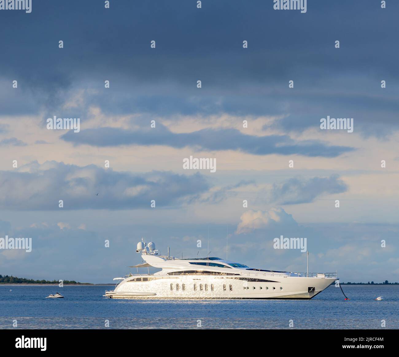 Yacht a motore, Milk and Honey a Sag Harbor Bay Foto Stock