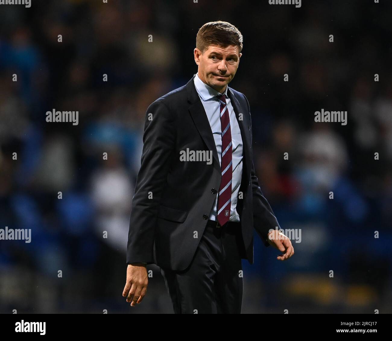 Steven Gerrard manager di Aston Villa alla fine del gioco Foto Stock