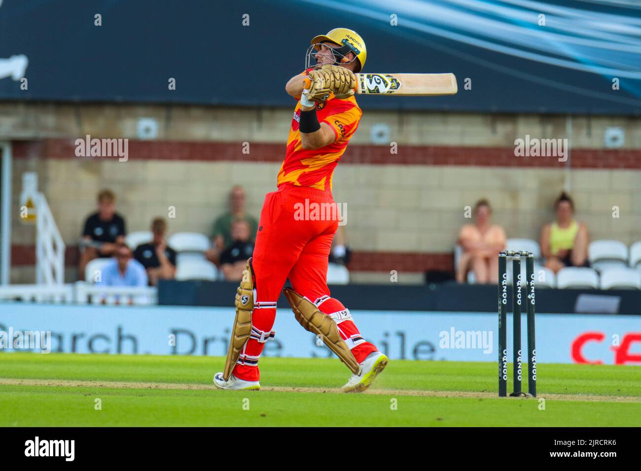 Londra, Regno Unito. 23rd ago, 2022. Liam Livingston (23 - Birmingham Phoenix) si mazze nella partita tra Oval Invincibles e Birmingham Phoenix nel cento a Kia Oval, Londra, Inghilterra. (Foto: Claire Jeffrey/Sports Press Photo/C - SCADENZA UN'ORA - ATTIVA FTP SOLO SE LE IMMAGINI HANNO MENO DI UN'ORA - Alamy) Credit: SPP Sport Press Photo. /Alamy Live News Foto Stock