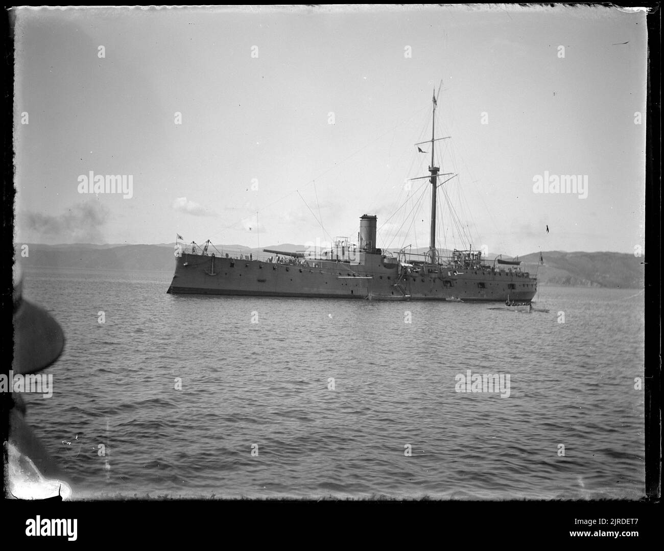 Nave in transito, Nuova Zelanda, di Fred Brockett. Foto Stock