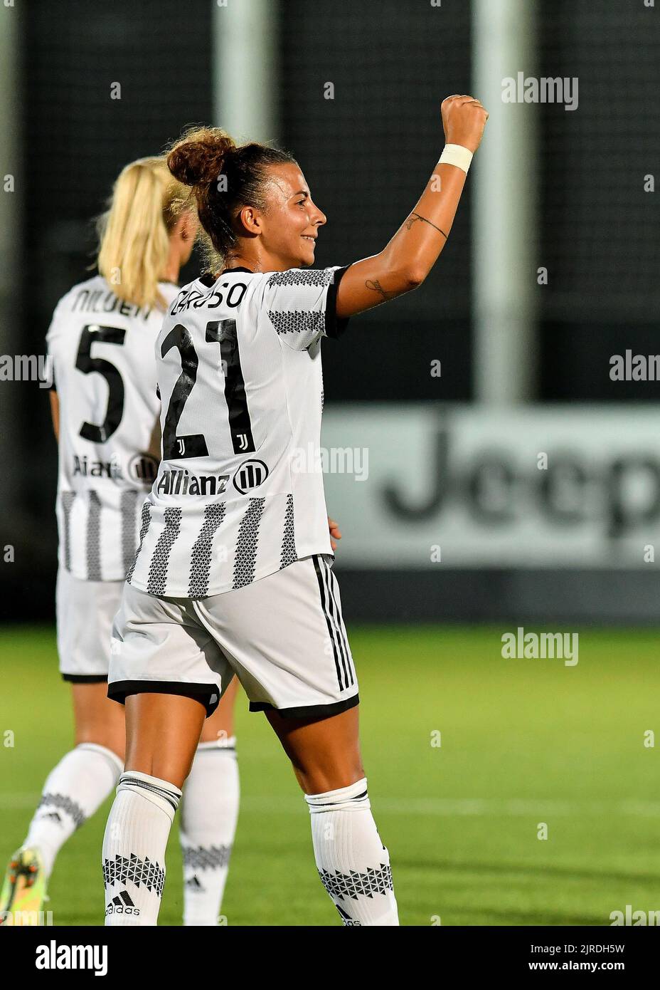 Arianna Caruso di Juventus Women festeggia durante la UEFA Women's Champions League, CP Group 6 finale tra Juventus FC e Qiryat Gat a Juv Foto Stock