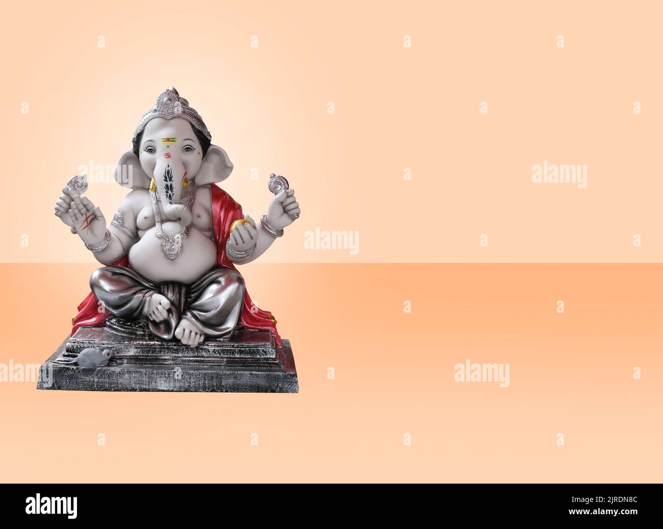 Dio indù Ganesha su sfondo chiaro, Ganesha Idol. Ganesh festival. Foto Stock