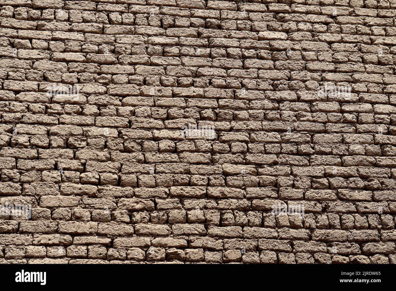 Vecchia casa costruita con mattoni di fango a Esna, Luxor, Egitto Foto Stock