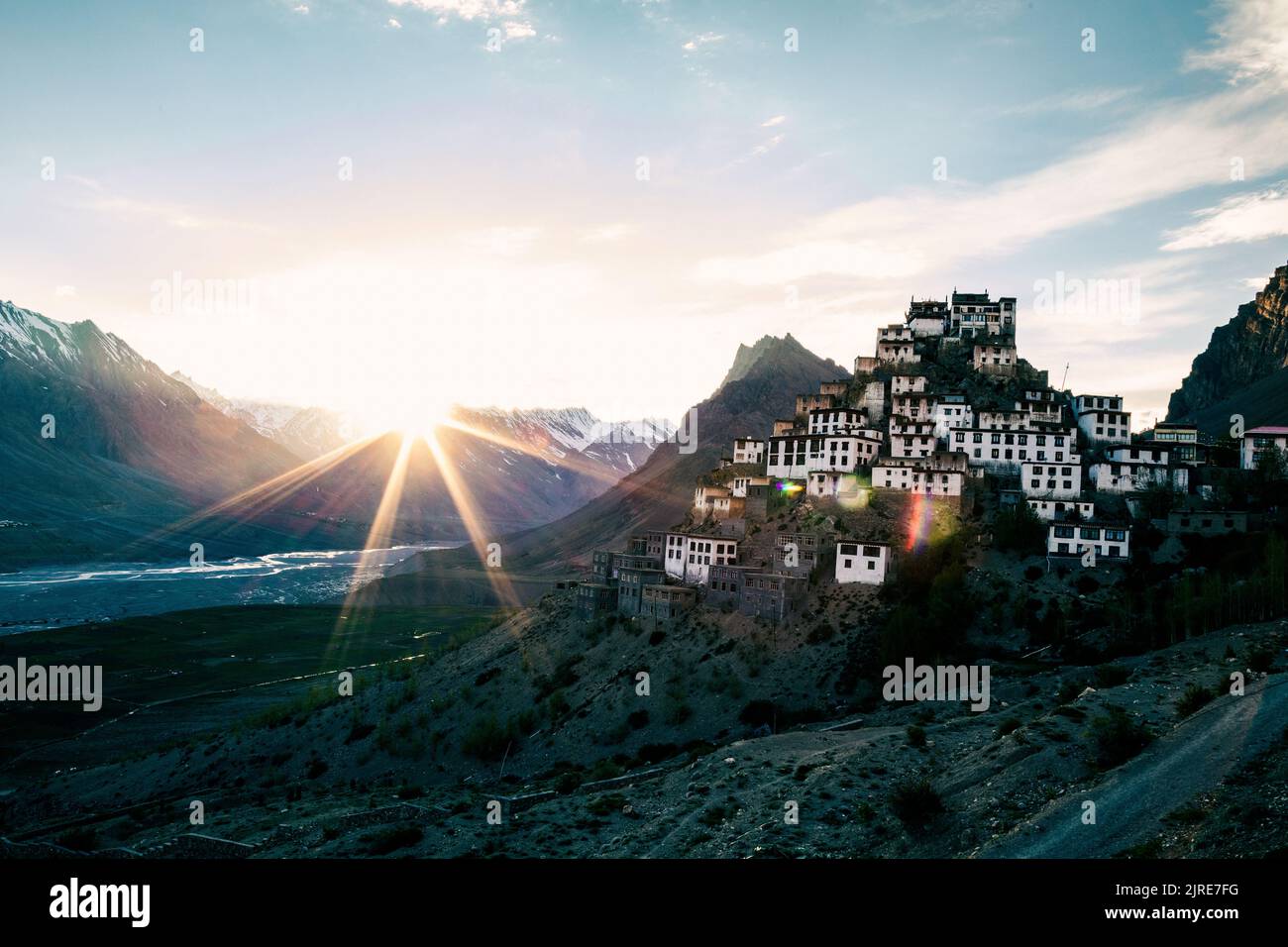 Bellissimo tramonto al Monastero di Key nella valle di Spiti Foto Stock