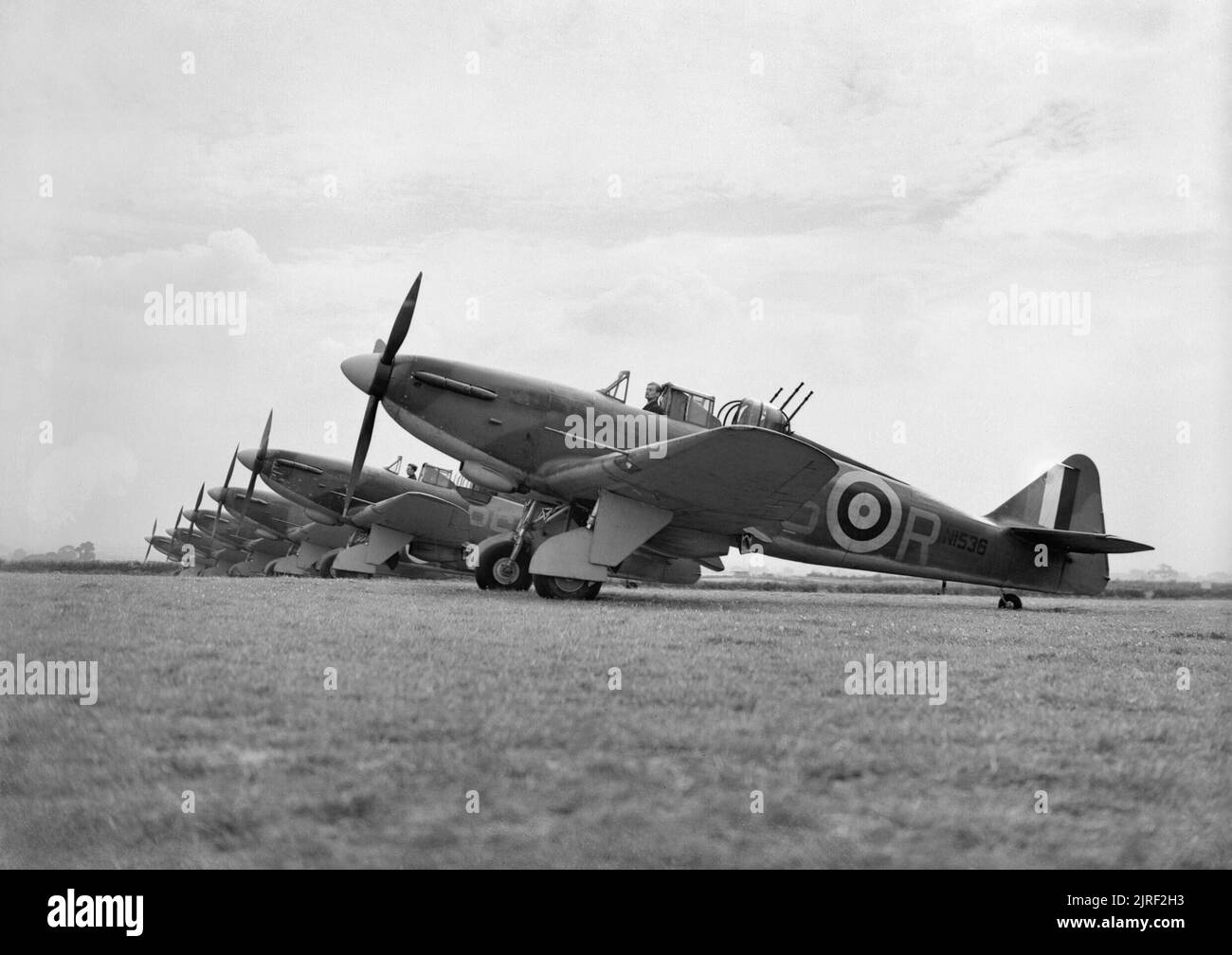 Aerei della Royal Air Force, 1939-1945- Boulton Paul P.82 ribelle. Ribelle marchio è, (N1536, &#145;PS-R&#146; più vicino) di n. 264 Squadrone RAF, schierati al Kirton in Lindsey, Lincolnshire. Foto Stock
