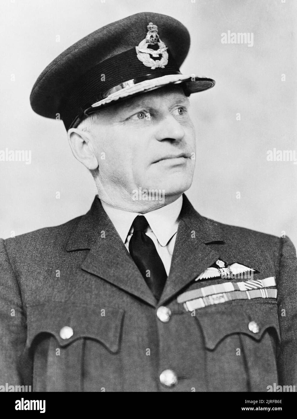 Royal Air Force Fighter Command, 1939-1940. Testa e spalle ritratto di aria Vice-Marshal W Sholto Douglas, Vice Capo del personale aereo; una fotografia rilasciato al momento della sua promozione all'aria Comandante in Capo, Fighter Command, nel novembre 1940. Foto Stock