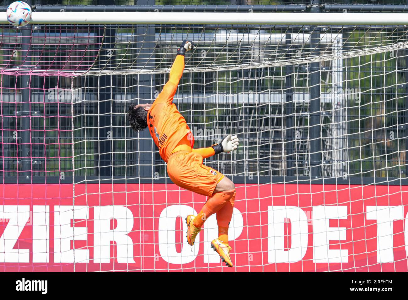 ROTTERDAM, PAESI BASSI - 24 AGOSTO: Il portiere Kostas Lamprou di Willem II durante l'amichevole incontro tra Feyenoord e Willem II a Varkenoord il 24 agosto 2022 a Rotterdam, Paesi Bassi (Foto di Geert van Erven/Orange Pictures) Foto Stock