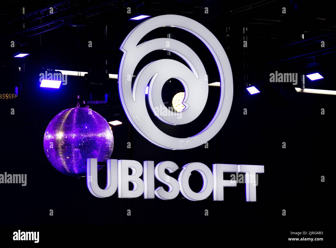 Colonia, Germania. 24th ago, 2022. Il logo di Ubisoft a Gamescom. Dopo due edizioni senza un pubblico, il video gioco fiera Gamescom a Colonia è ricominciato con i visitatori. Credit: Rolf Vennenbernd/dpa/Alamy Live News Foto Stock