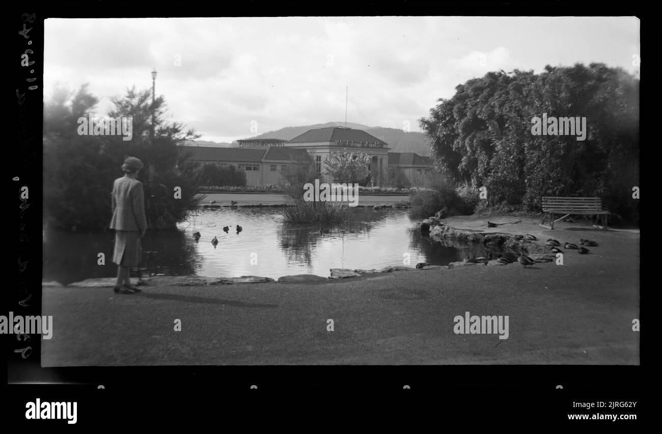 Ward Baths, Rotorua, 11 ottobre 1948, di Leslie Adkin. Foto Stock