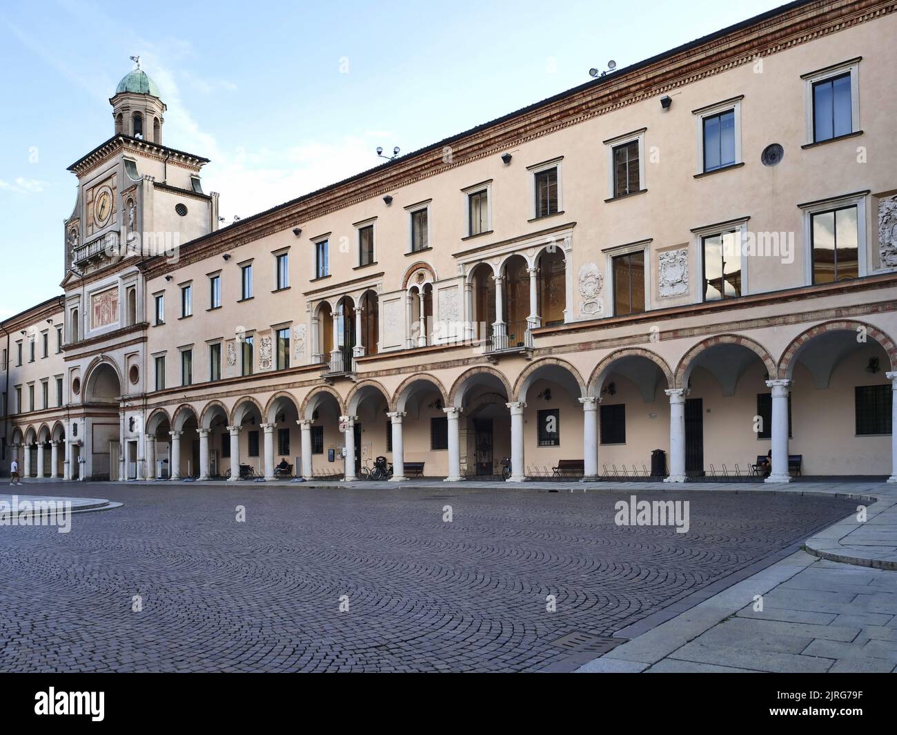 Piazza della Città di crema in italia Foto stock - Alamy