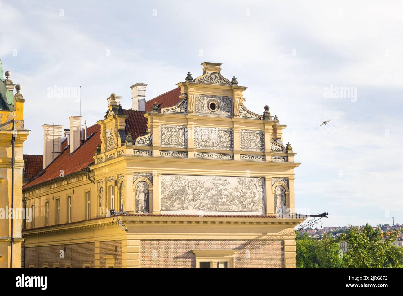 Praga, Repubblica Ceca - 7 luglio 2018: Frammento della facciata del museo Bedrich Smetana. Foto Stock