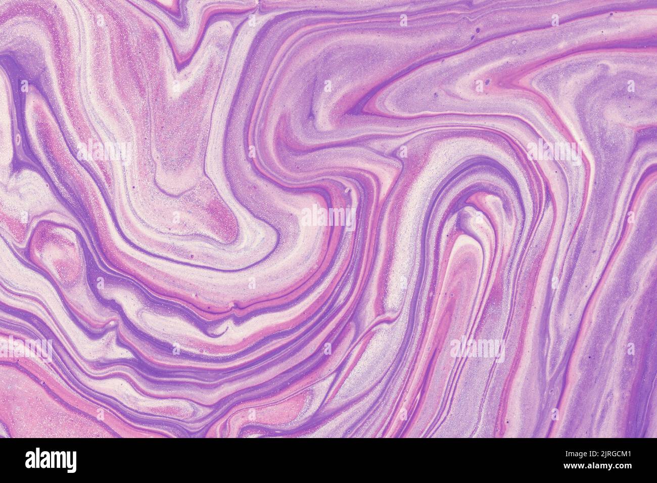 Astratto fluido arte sfondo chiaro viola e lilla glitter colori. Marmo liquido. Pittura acrilica su tela con sfumatura viola. Acquerello backdr Foto Stock