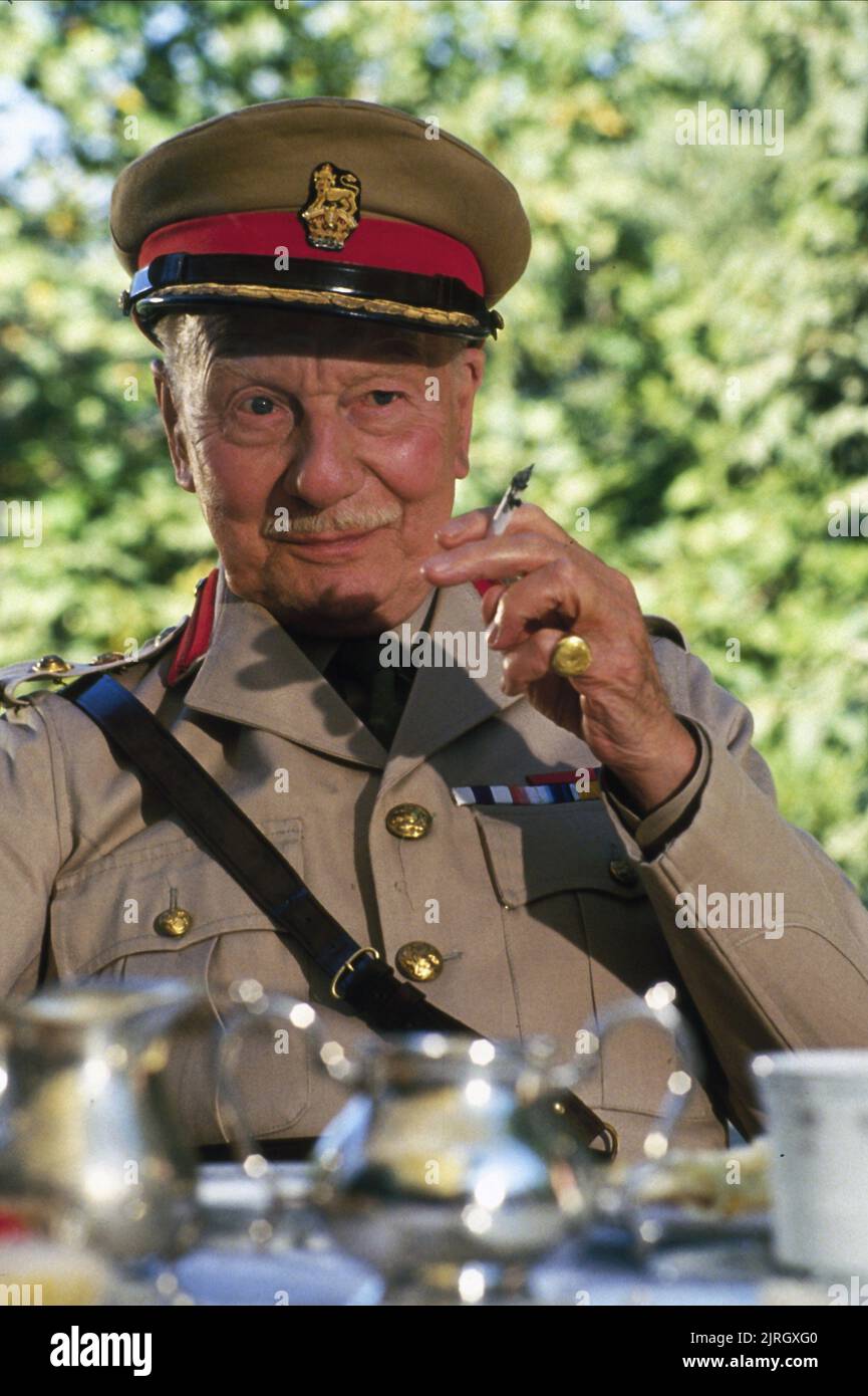 JOHN GIELGUD, APPUNTAMENTO CON LA MORTE, 1988 Foto Stock