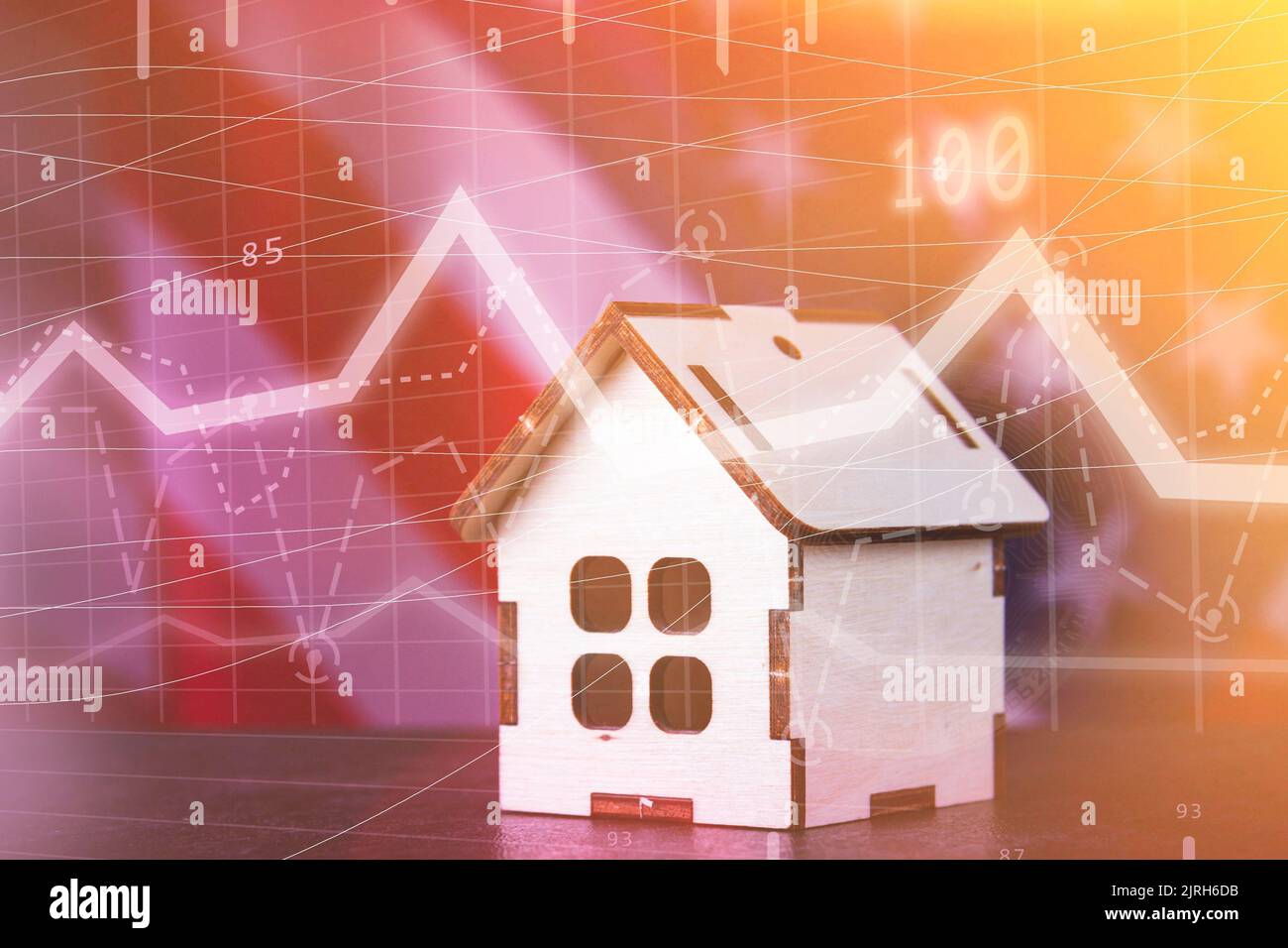 Acquisto di immobili per criptovaluta. Pagare per l'alloggio con bitcoins. Bitcoins come mezzo di pagamento. Moneta e casa. Foto Stock