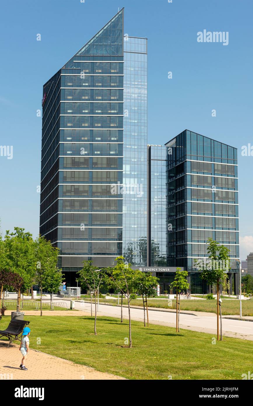 Synergy Tower nuovo edificio per uffici come sede di Bosch a Sofia Tech Park, Sofia, Bulgaria, Europa orientale, Balcani, UE Foto Stock