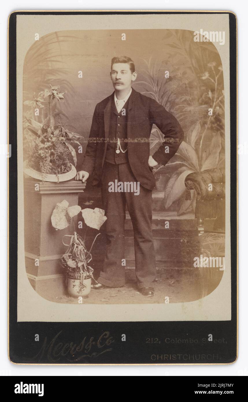 Uomo, 1886-1900, Christchurch, di Robert W. Meers. Dono di un donatore ignoto, 2012. Foto Stock