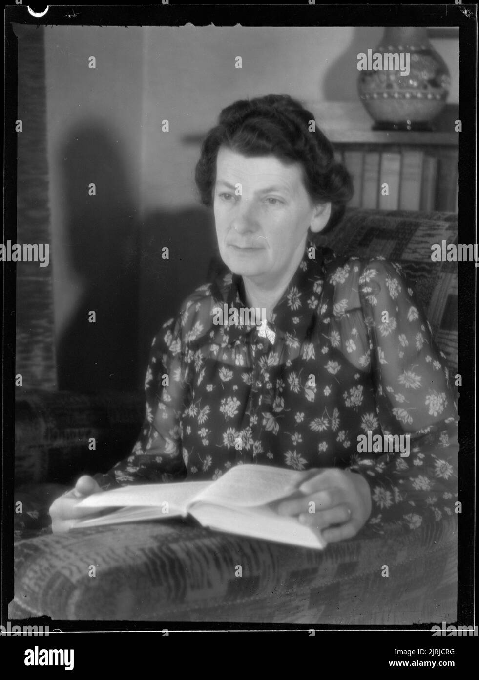 Sig.ra Patterson, Albert Street, Island Bay, febbraio 1948, Wellington, Di J.W. Chapman-Taylor. Foto Stock