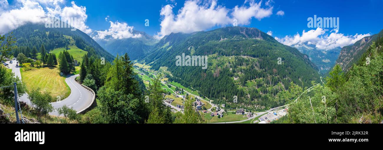 Paesaggi incredibili al Passo del Gran San Bernardo, confini d'Italia, Francia, Svizzera. Foto Stock