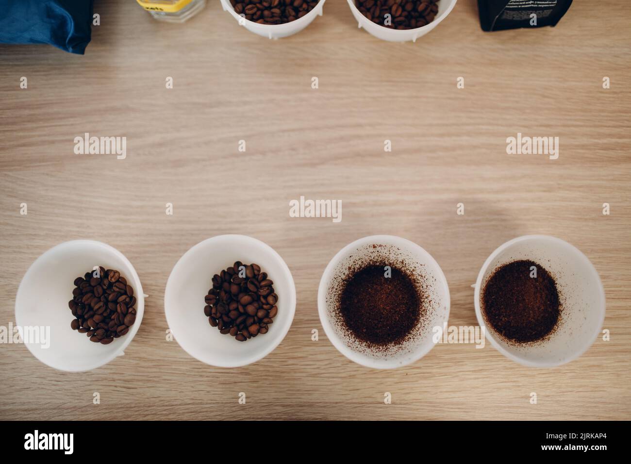 Degustazione di tazze Test di qualità del caffè Degustation. Caffè a cubetti. Foto Stock