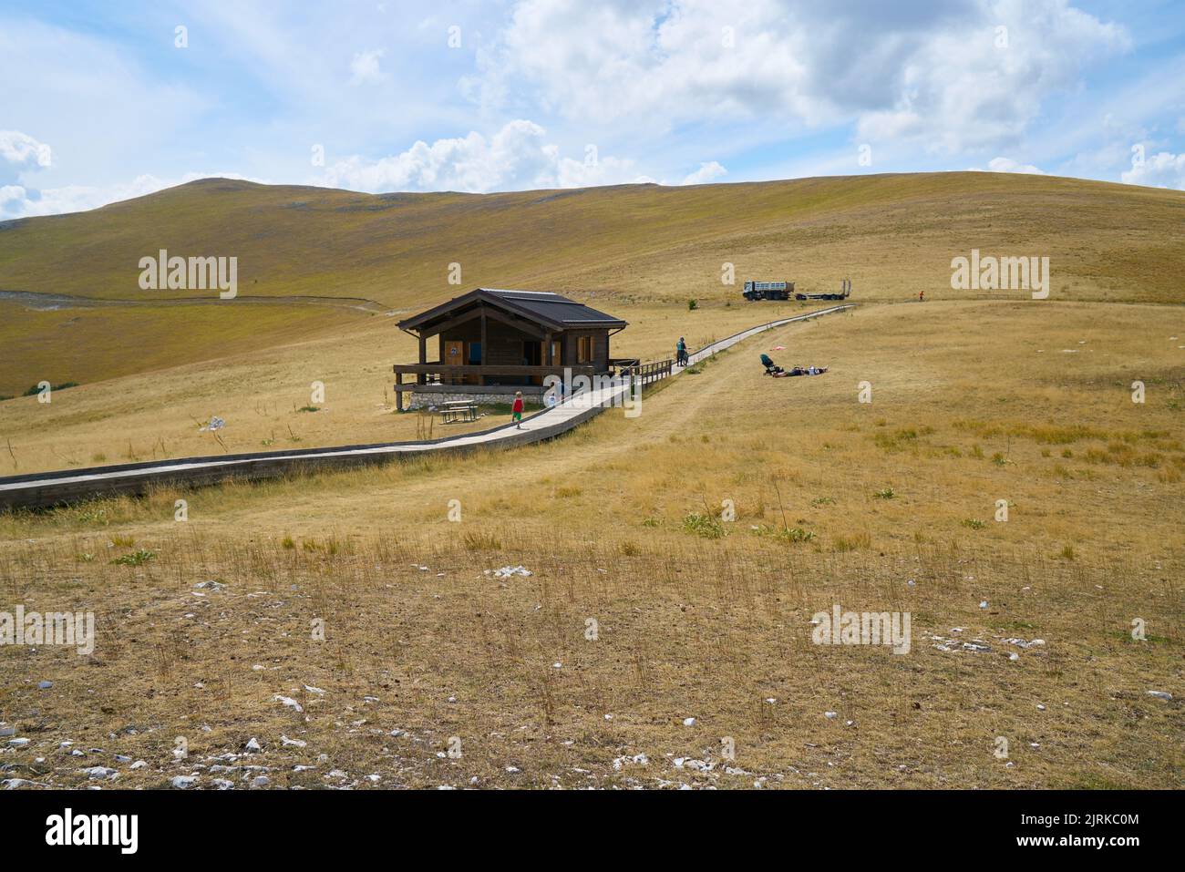 Sentiero a piedi Forca di Presta e rifugio del Rifugio Belvedere presso il Parco Nazionale dei Monti Sibillini, Italia Foto Stock