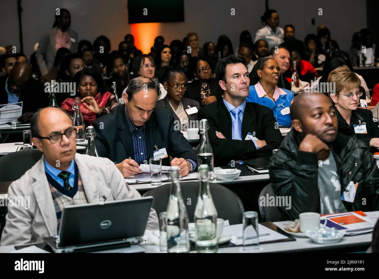 Johannesburg, Sudafrica - 20 agosto 2014: Diversi delegati che partecipano a una piccola conferenza Foto Stock