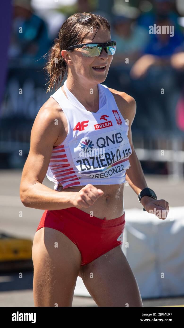 Katarzyna Zdzieblo, polacca, si è sfidata nel 20k° Walk femminile al World Athletics Championships, Hayward Field, Eugene, Oregon USA, il 15th luglio Foto Stock