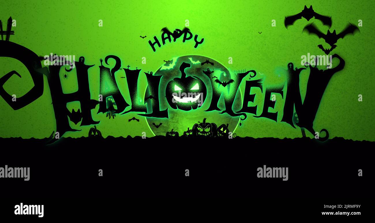Immagine di felice testo di Halloween con testa di zucca e pipistrelli sul cimitero e la luna, sul verde Foto Stock