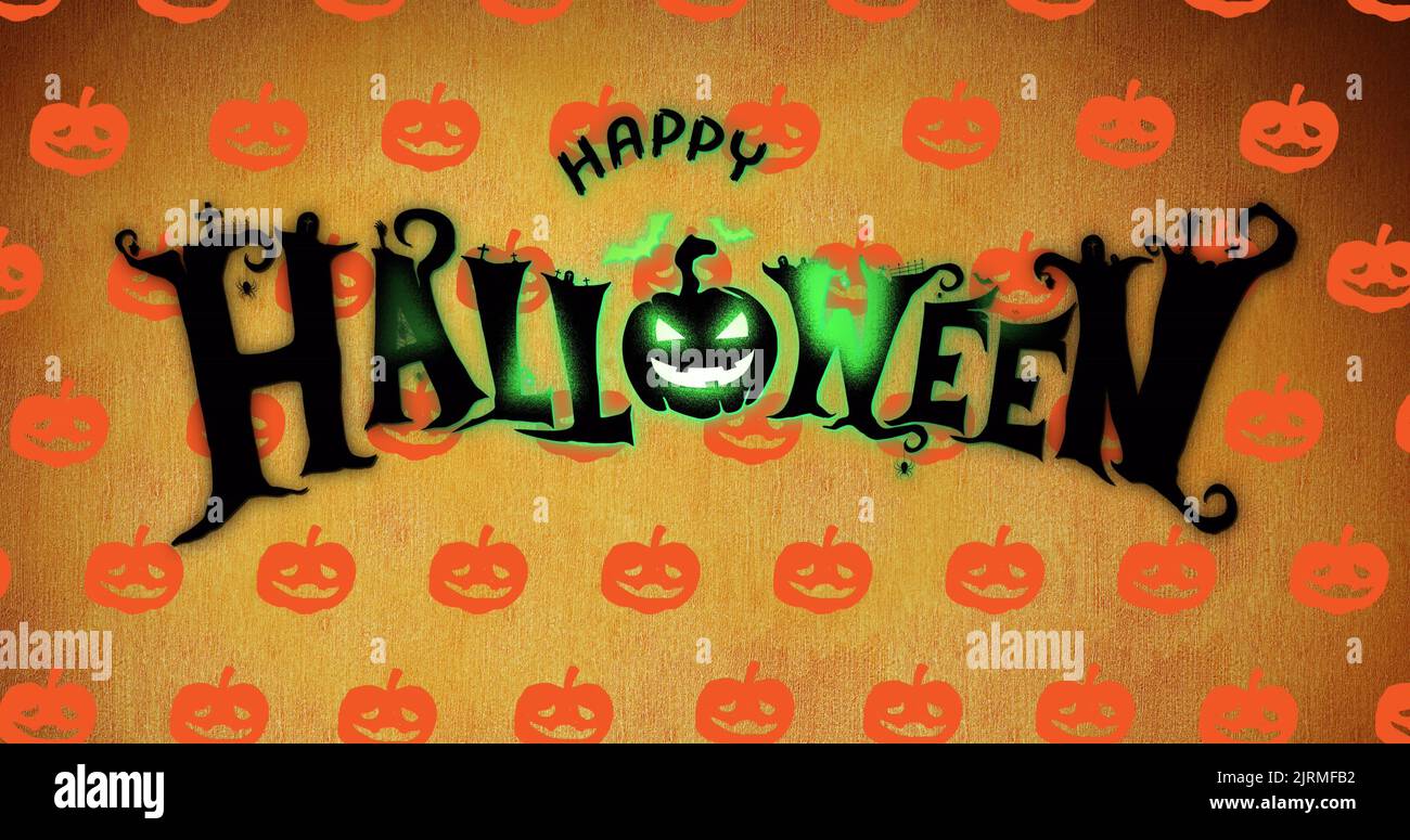 Immagine di felice testo di Halloween con testina di zucca e pipistrelli incandescenti, sopra zucche arancioni ripetute Foto Stock