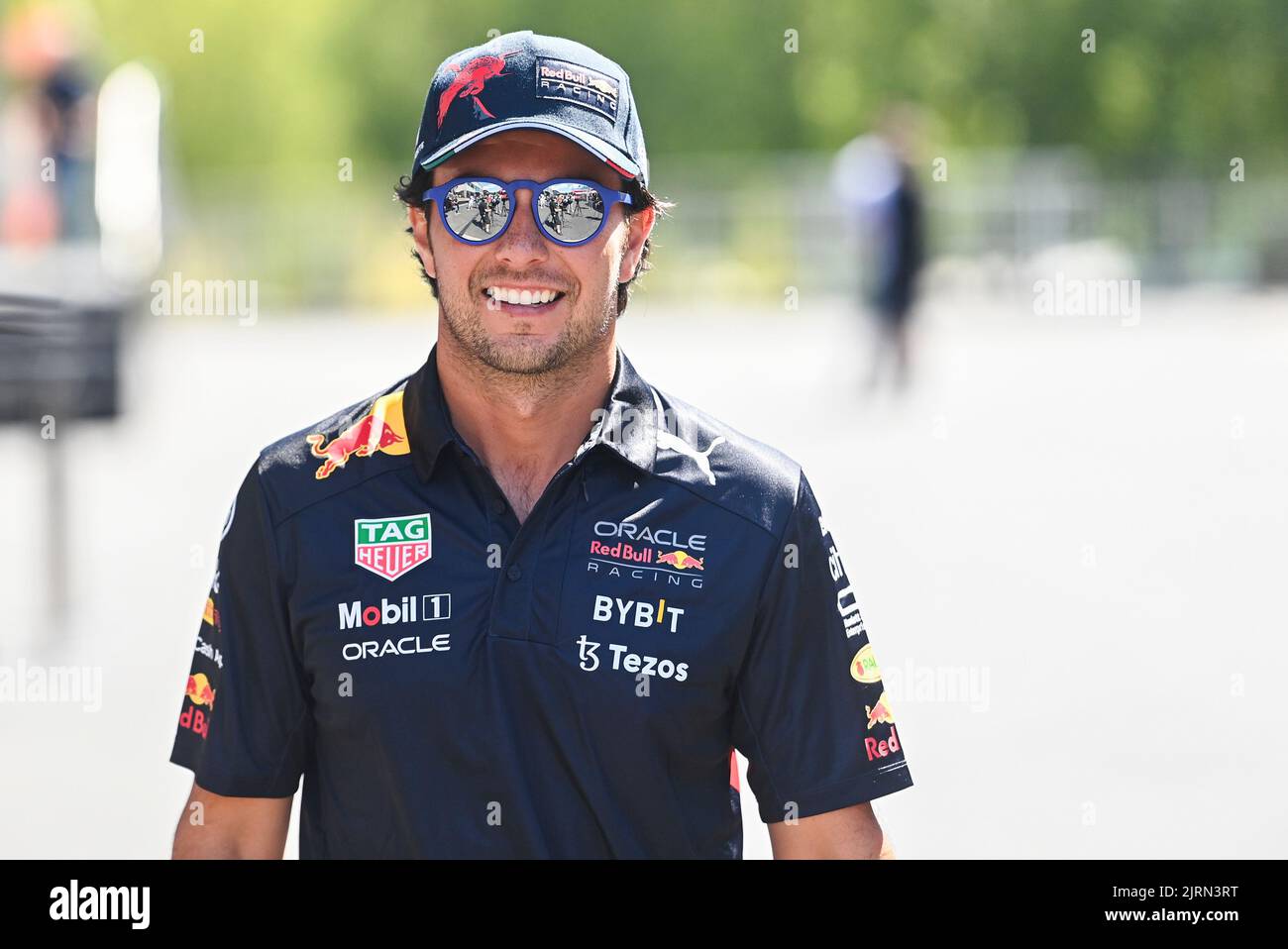 Oracle Red Bull Racing il pilota messicano Sergio Perez ha illustrato durante i preparativi in vista della gara di Formula uno di Spa-Francorchamps in Belgio, a Spa-Francorchamps, giovedì 25 agosto 2022. FOTO DI BELGA DIRK WAEM Foto Stock