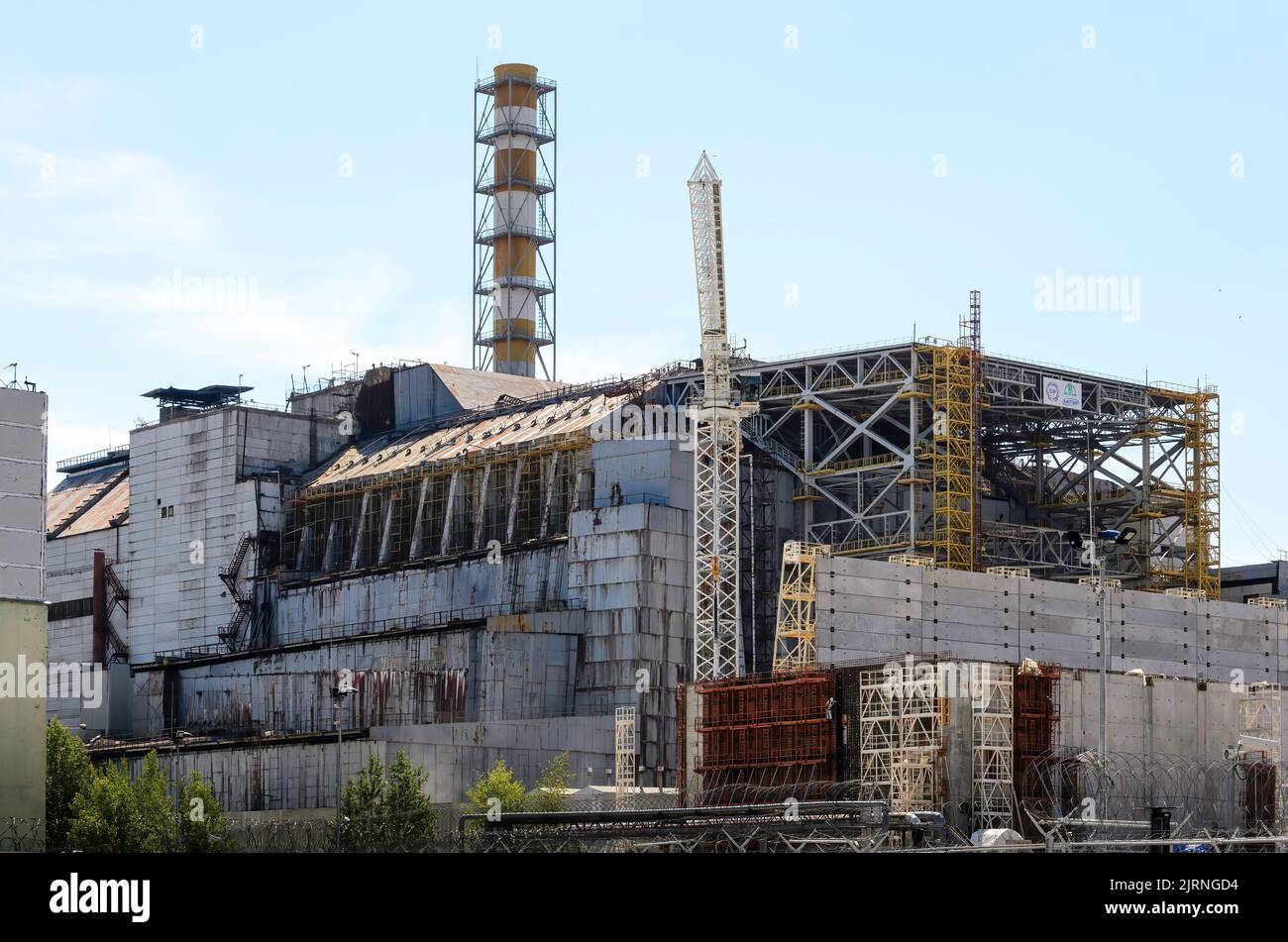 Reattore 4 della centrale di Prypiat che esplose nel 1986 con il risultato del peggior disastro nucleare di tutti i tempi. Zona di esclusione di Chernobyl, Ucraina Foto Stock