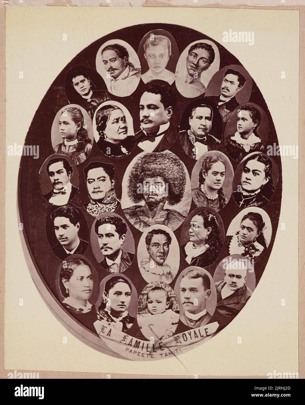 La Famille Royale, Papeete, Tahiti. Dall'album: Tahiti, Samoa e New Zealand Scenes, 1885-1900, New Zealand, maker unknown. Foto Stock