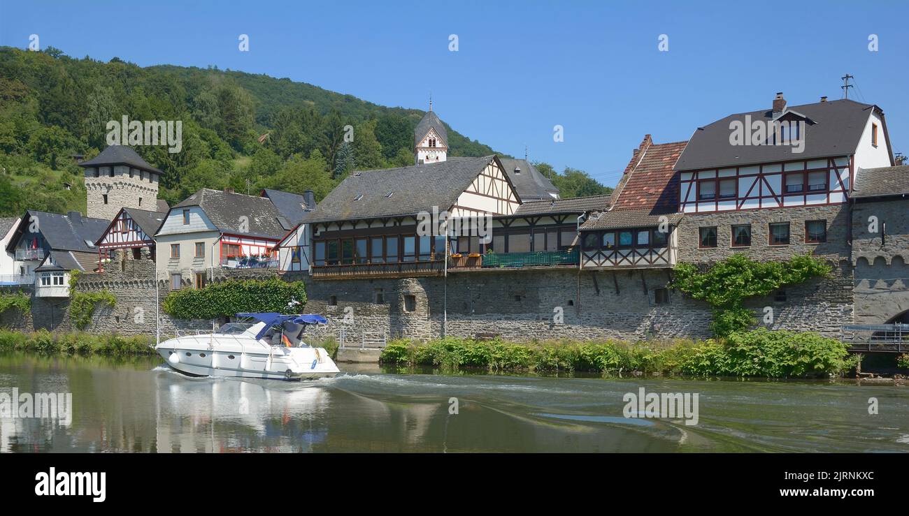 Villaggio medievale di Dausenau sul fiume Lahn, Westerwald, Germania Foto Stock